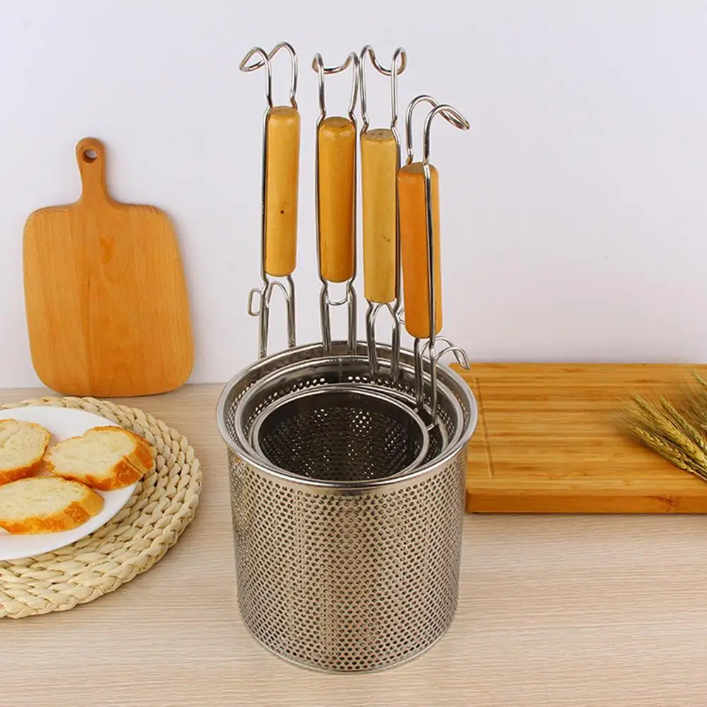 

Metal Noodle Flour Food Handheld Strainer Screen Mesh Filter Basket French Fries Dryer Sieve Oil Strainer Colander Cook Tool