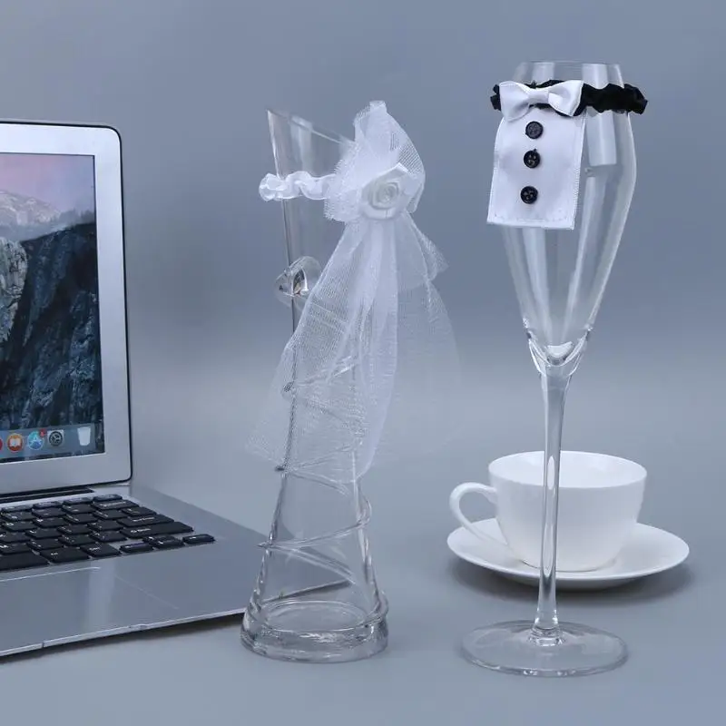 

2pcs Wedding Decoration Bride Groom Costume Wine Glass Cups Set Wedding Supply Decoration Black White