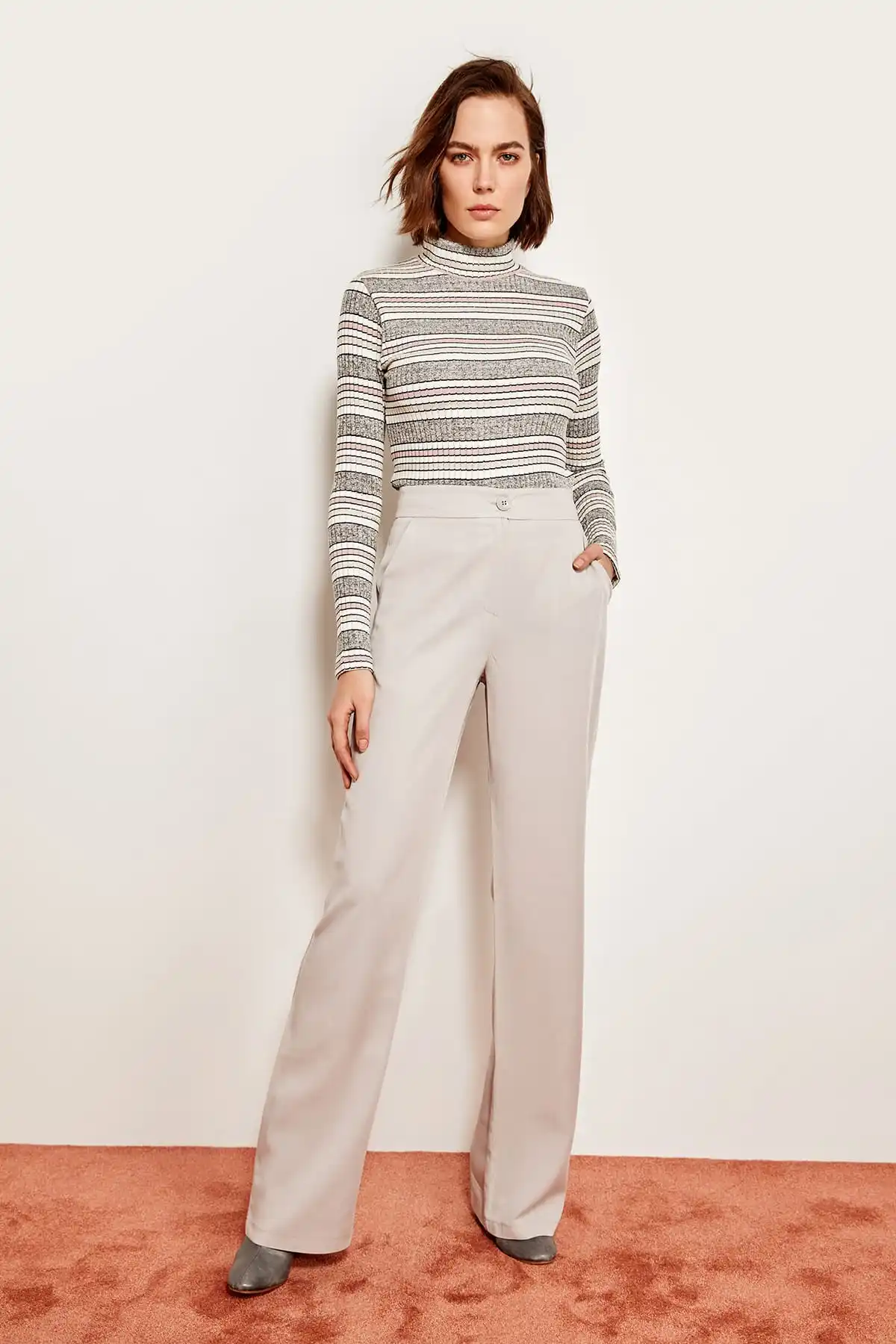 

Trendyol Stone Classic Trouser TWOSS19XM0034