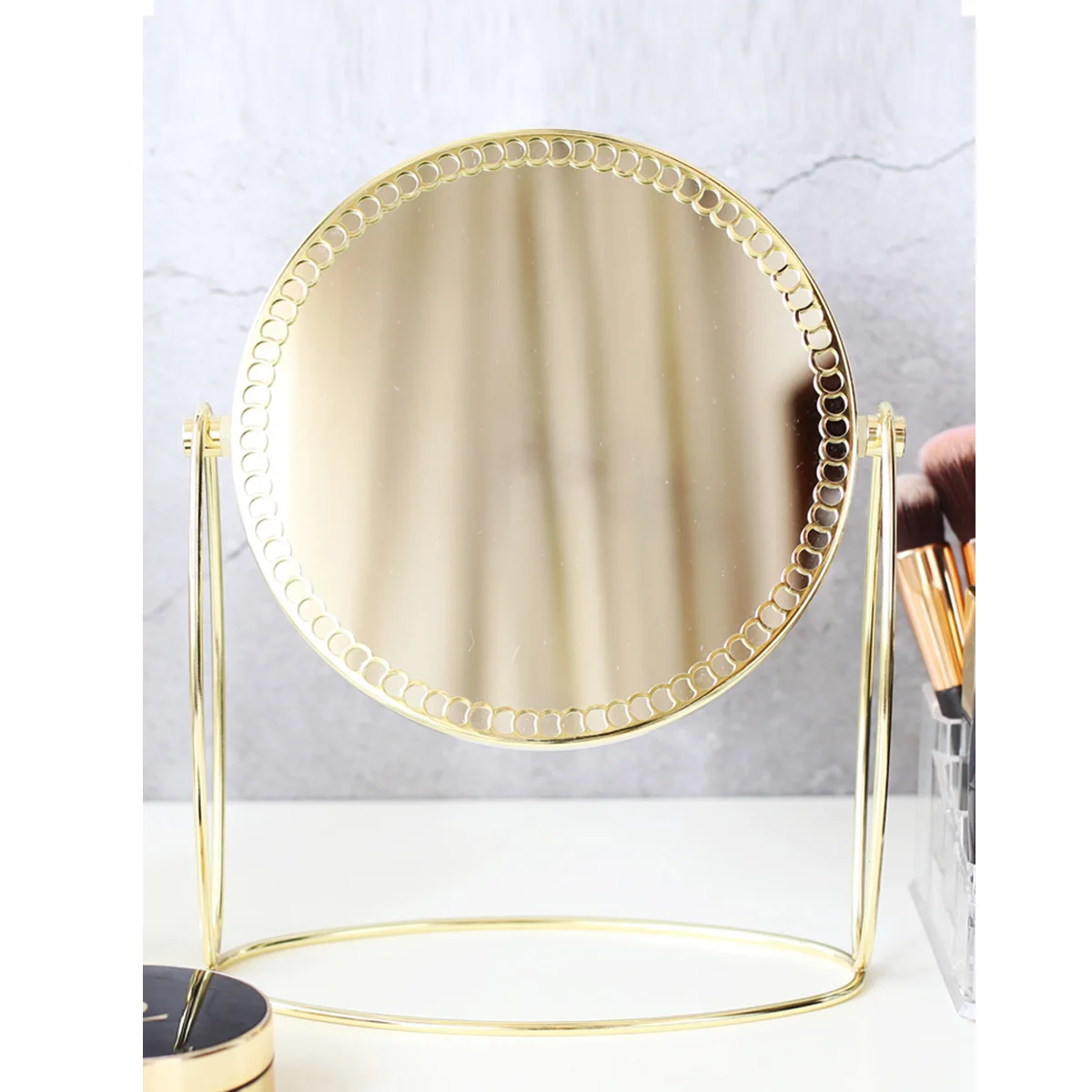 Простое Золотое зеркало для макияжа в скандинавском стиле, двухстороннее настольное зеркало высокого класса для девушек, офиса, общежития, настольное круглое зеркало, инструмент