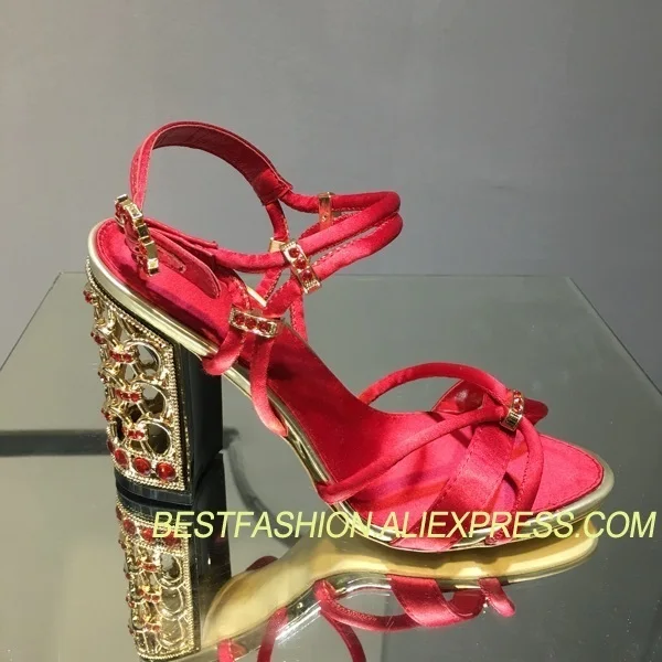 

Hot Spring Summer Shoes Woman Sandals Chic Crystal Designer Woman Sandals Hollow Metal Heels Party Dress Shoes Sandals Tide