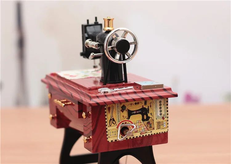 

Small Music Boxes Plastic Vintage Music Box Mini Sewing Machine Style Mechanical Birthday Gift Table Decor