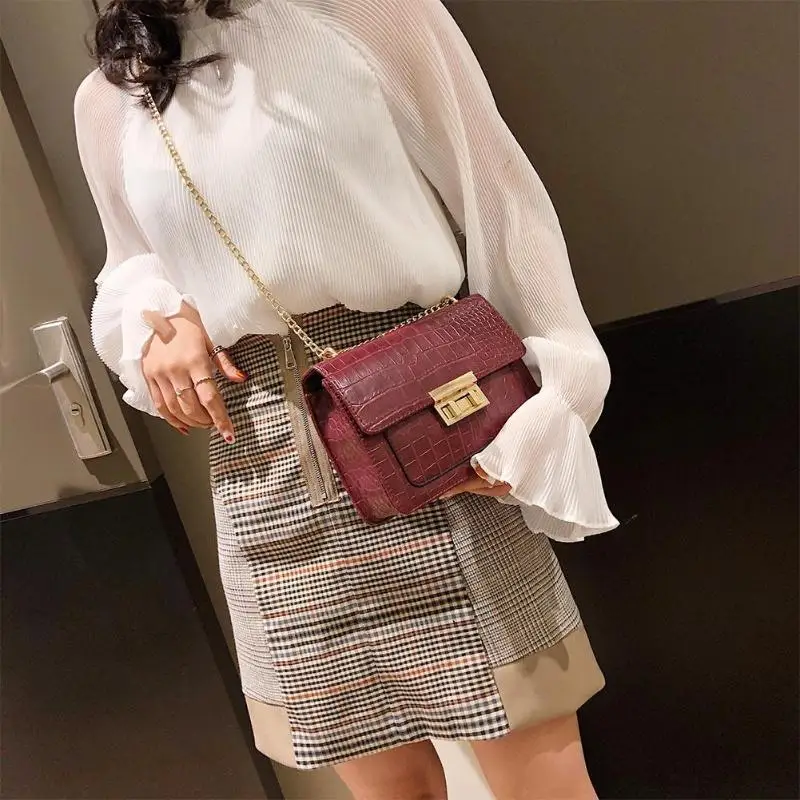مصغرة صغيرة المرأة Crossbody حقيبة للنساء 2019 الأزياء صغيرة الصلبة الألوان حقيبة كتف الرجعية سلسلة رفرف الإناث حقائب بولسا