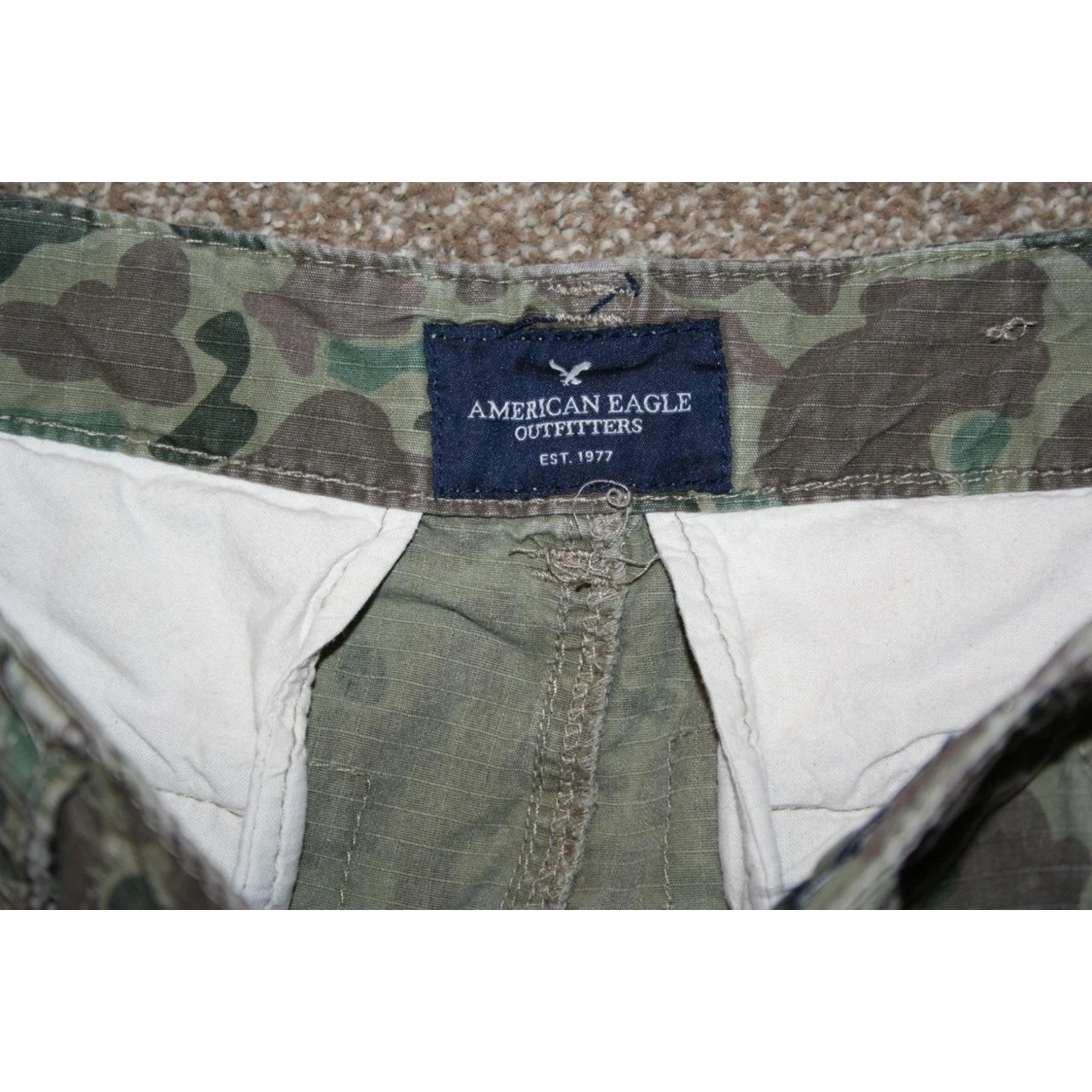 AMERICAN EAGLE Green Camo Cargo Shorts 
