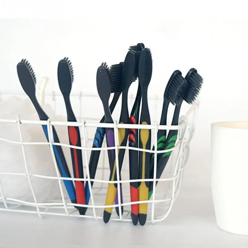 10 pz Delle Donne degli uomini di Bambù del Carbone di legna Spazzolino Da Denti Set Morbido Dei Capelli Unisex Sottile Antiscivolo Maniglia Adulto Famiglia Spazzolino Da Denti Set Colore Casuale