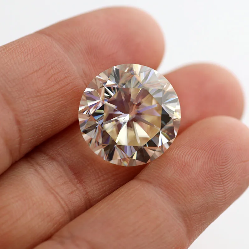 Moissanite IJ цвет 4 3 мм 0.36ct желтоватого бриллиантового ограненного сертификата Charles