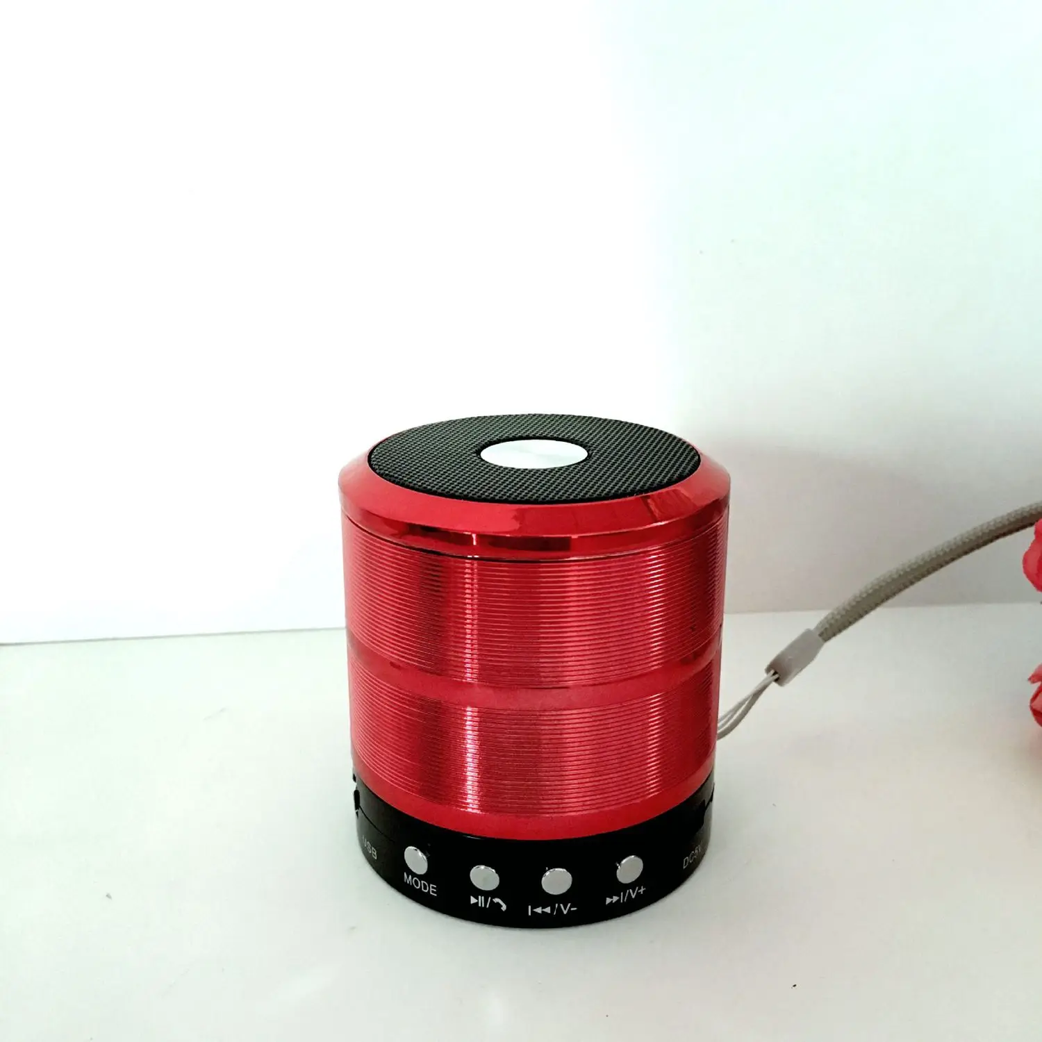 Беспроводная bluetooth колонка металлическая портативная мини с микрофоном TF картой