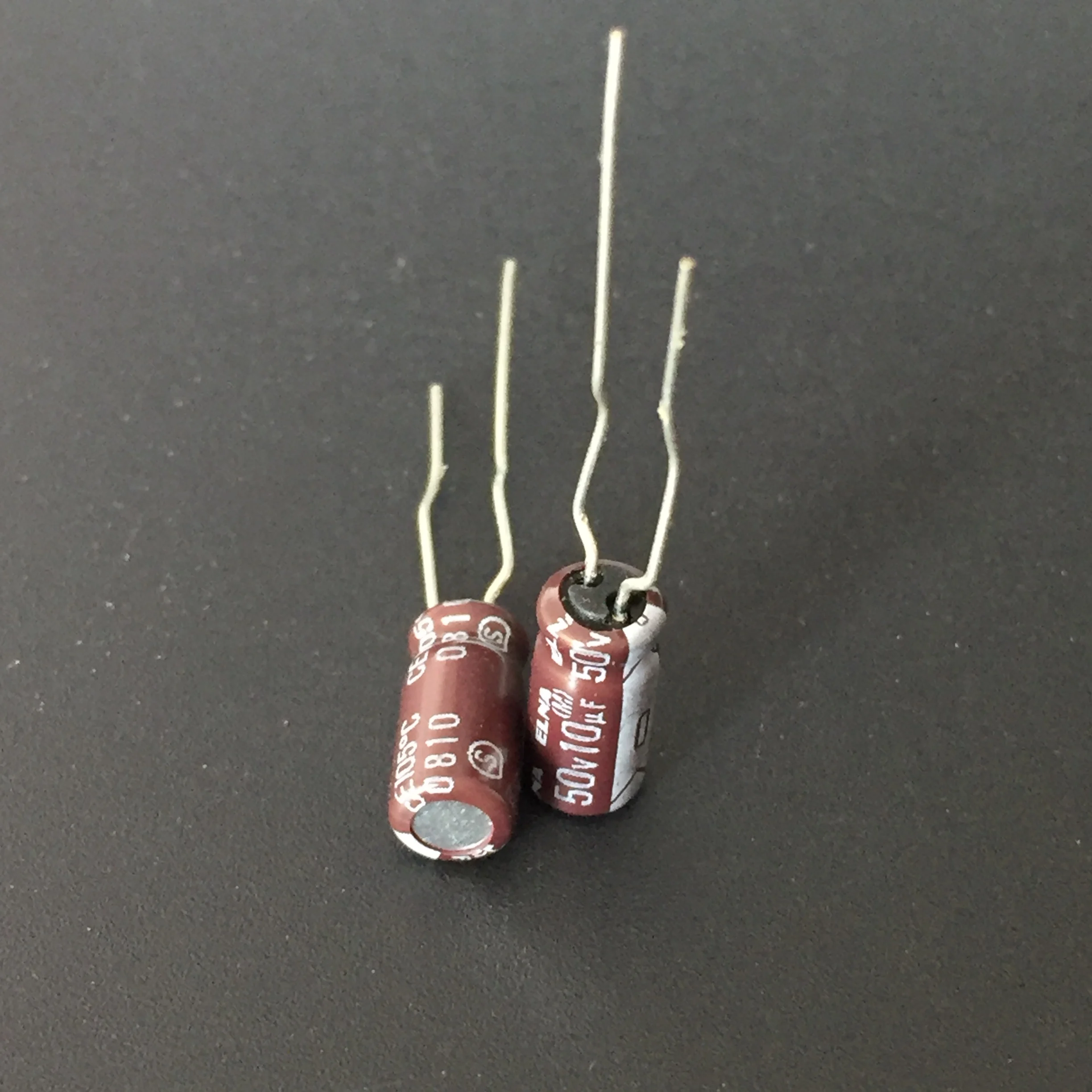 10 шт/100 шт мкФ с алюминиевой крышкой 50В ELNA Япония коричневый 5x11 мм 50V10uF аудио