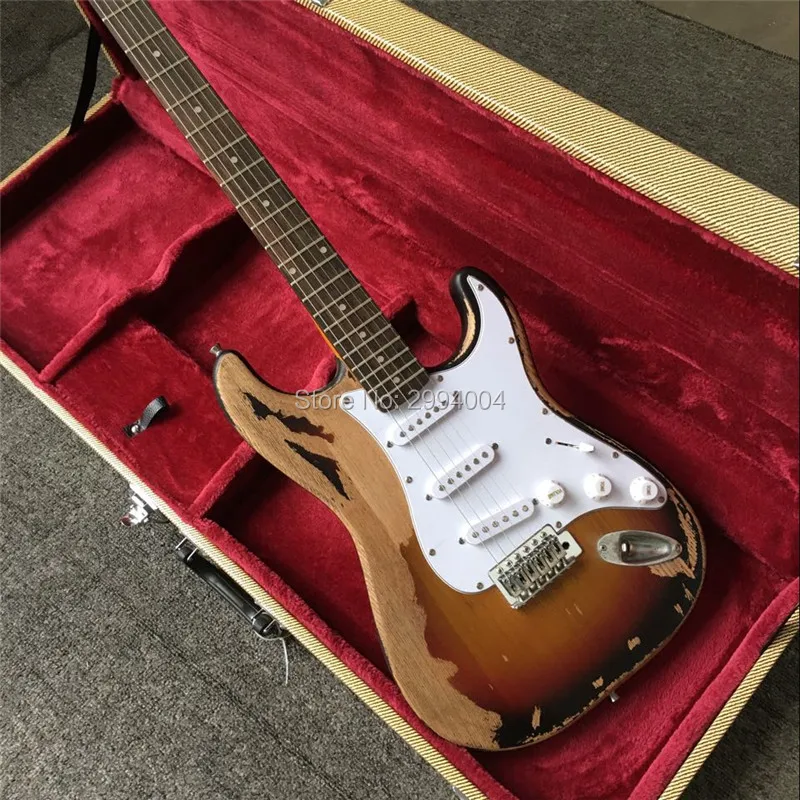 

Do old guitar in stock, inventory, antiques, elm body, antique relic guitar electric guitar. Real photos, free shipping