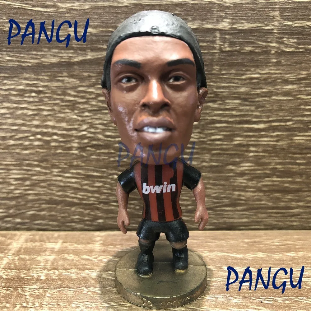 Soccerwe dolls figurine Sports stars Ronaldinho #80 classic Movable joints resin model toy action figure collectible gift