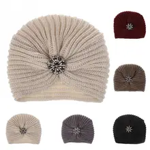 Мода сплошной цвет вязаная шапка Стразы бини зимняя теплая тюрбан шапка