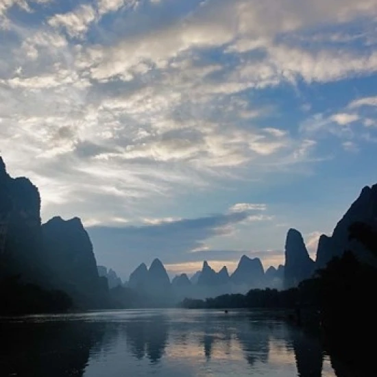 Li River and Karst Peaks at sunrise China Poster Print by Adam Jones (23 x 35) | Дом и сад