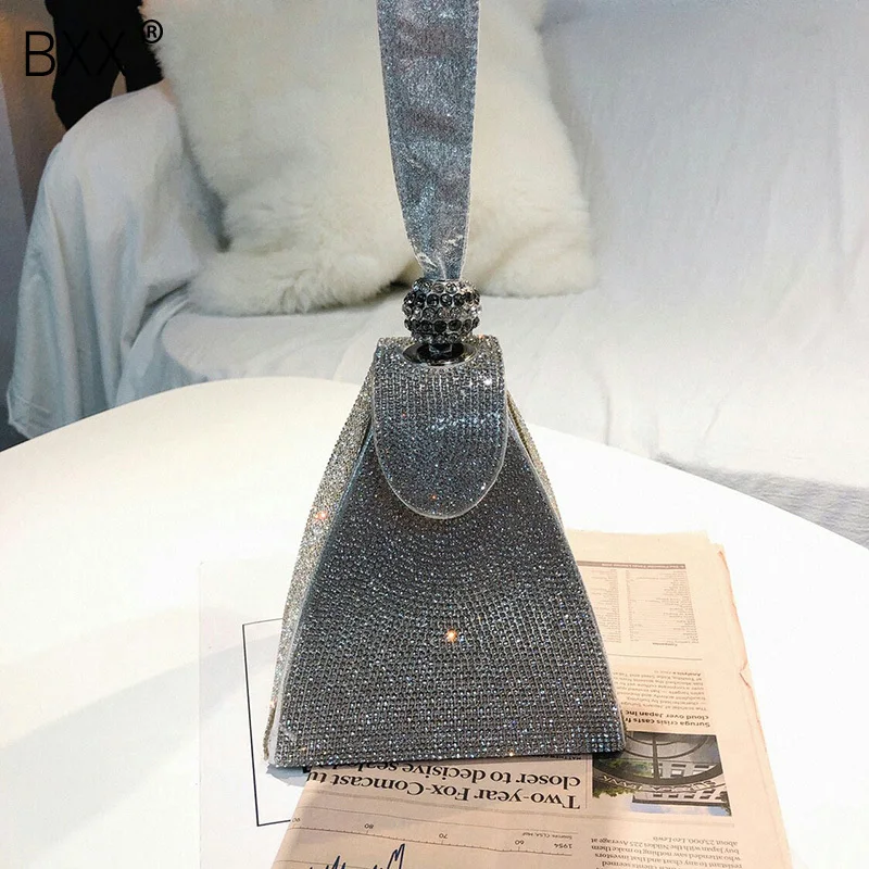

[BXX] 2019 Luxury Woman Stylish Black Silver Color Single Strap Spliced Sequined Triangle Shape Day Clutch Handbag LM700