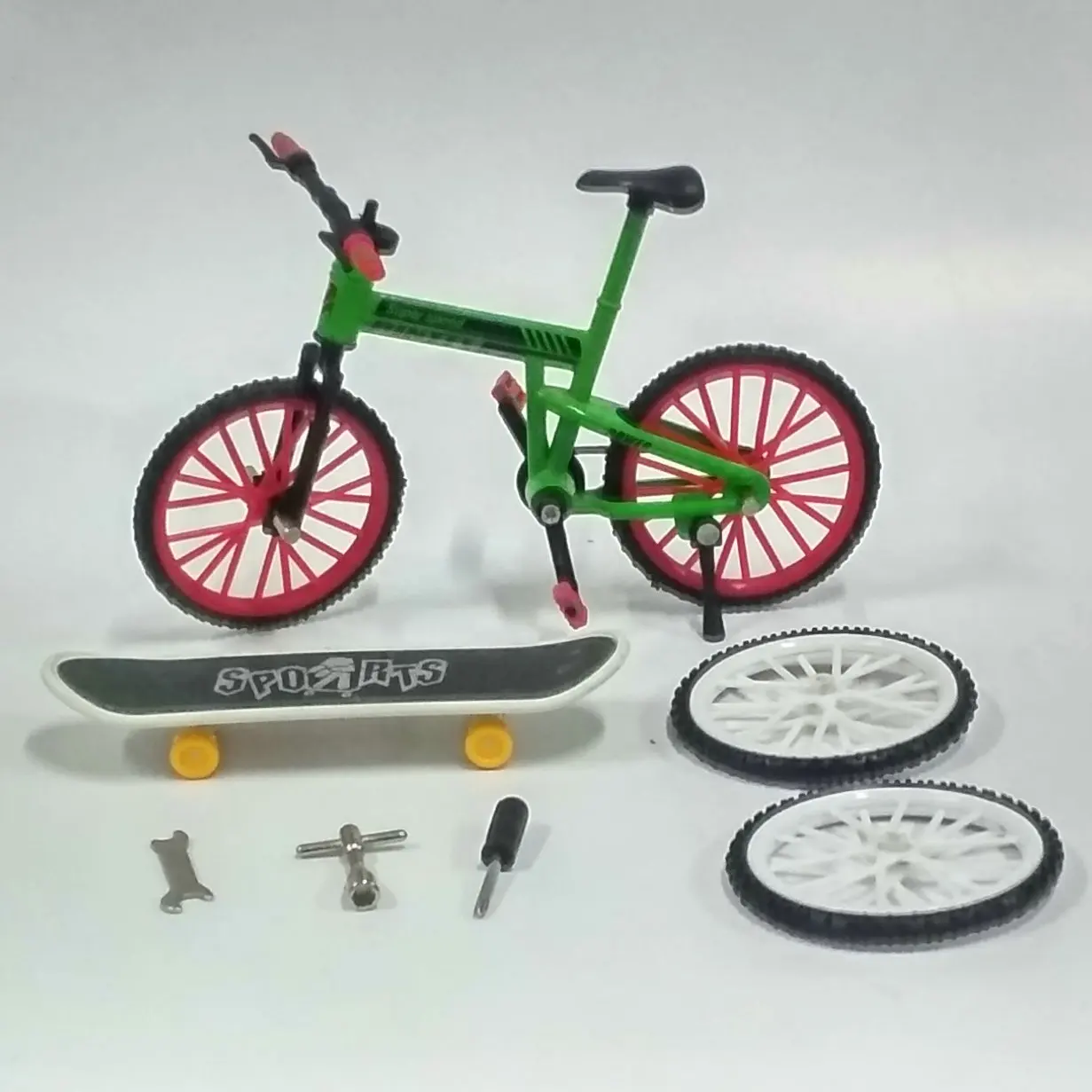 

Fun Kids DIY Assembly Mountain Bike Toy with Spare Tire Tools Mini Bicycle Toy Educational Handwork Finger Bike& Skateboard toy