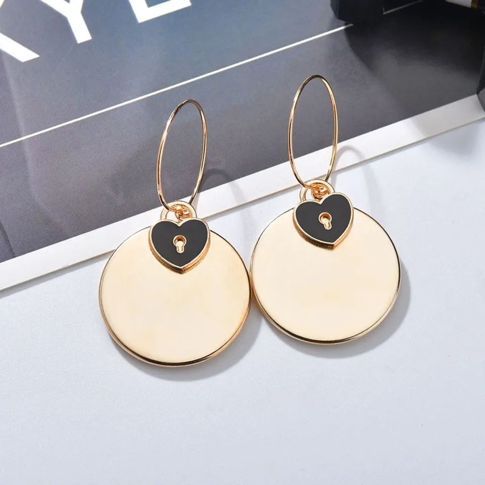 

Romantic Black Red Hollow Heart Big Earrings Women Minimalism Handmade Earrings For Lover Wedding Earrings Fashion Jewelry