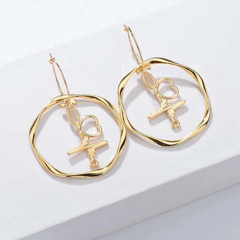 

Women Big Circle Heart Statement Earrings For Women Trendy Minimalism Beautiful Wedding Large Decoration Earrings