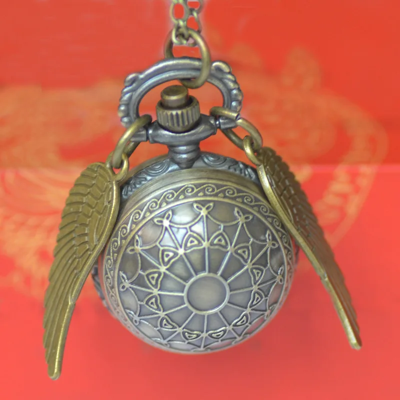 

Cool Creative Bronze Spider Tennis with Wings Quartz Pocket Watch Manufacturer Wholesale Quartz Small Pocket Watch