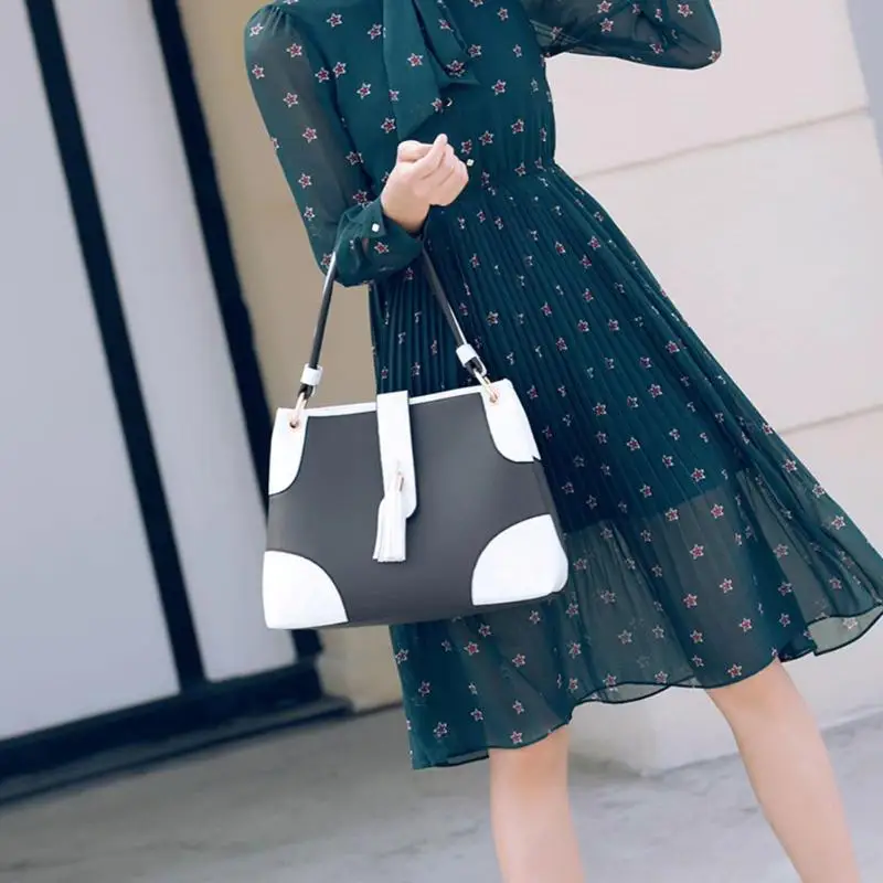 سعة كبيرة أزياء النساء شرابة مخلب يد الكتف الأعلى مقبض حقيبة سعة كبيرة أزياء النساء شرابة مخلب يد الكتف الأعلى مقبض حقيبة