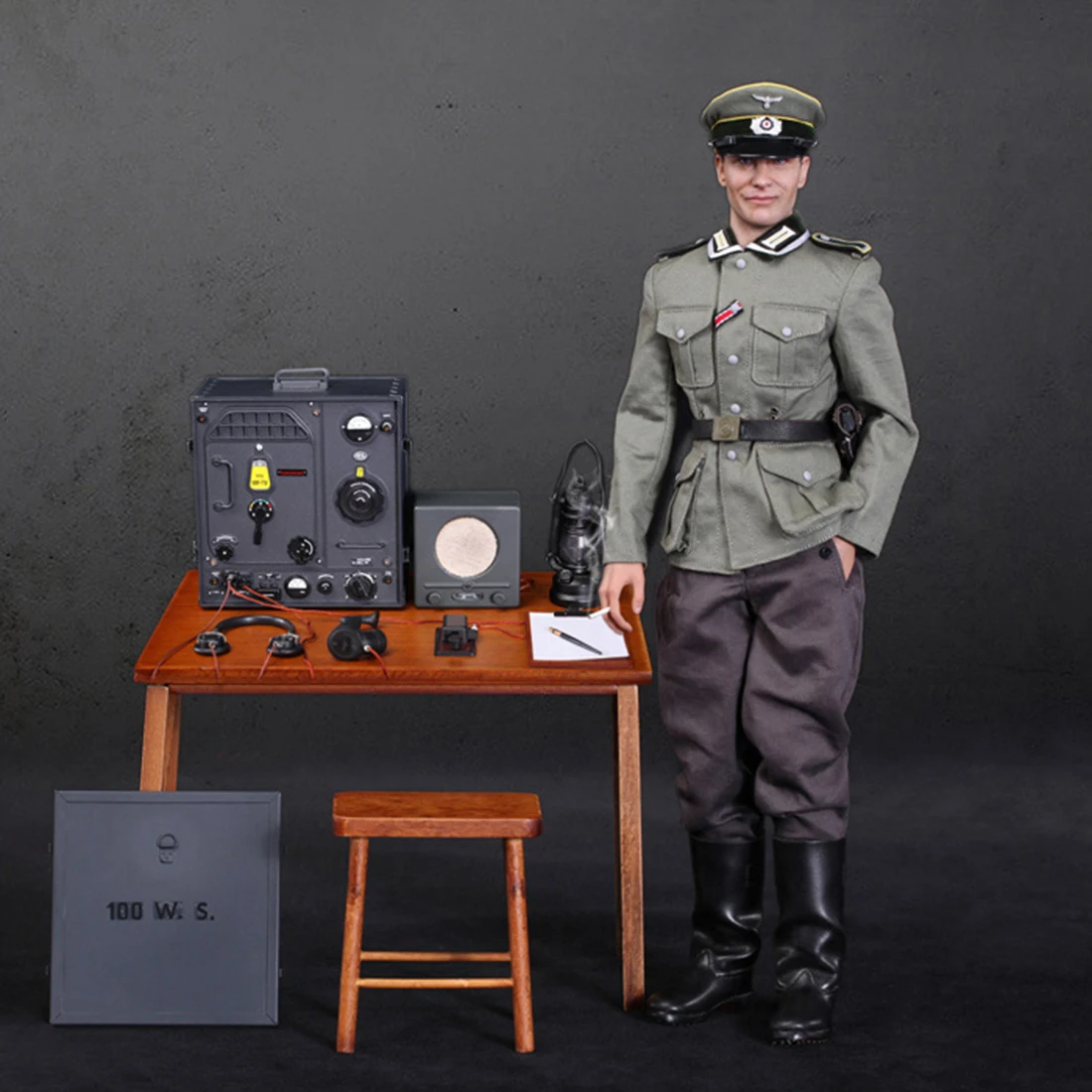 

Rowsfire 30cm 1/6 Soldier Model Suit Realistic Headsculpt Diy Handmade Did German Communications Center Radio Soldier Corporal