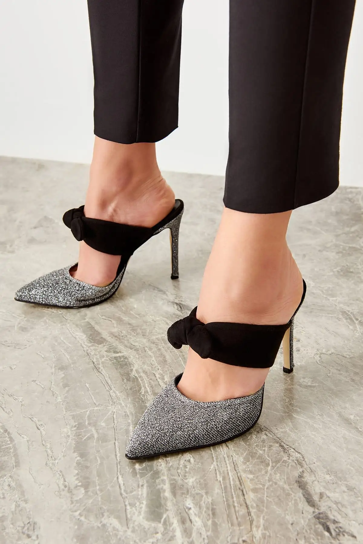 

Trendyol Silver Lurex Women Slippers TAKSS19EE0035
