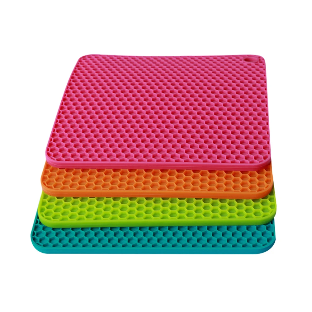 

4pcs Insulation Mat Silicone Honeycomb Square Non-slip Pan Holder Mat Pot Holder Mat Coaster Place Mat for Pot Cup Bowl Pan