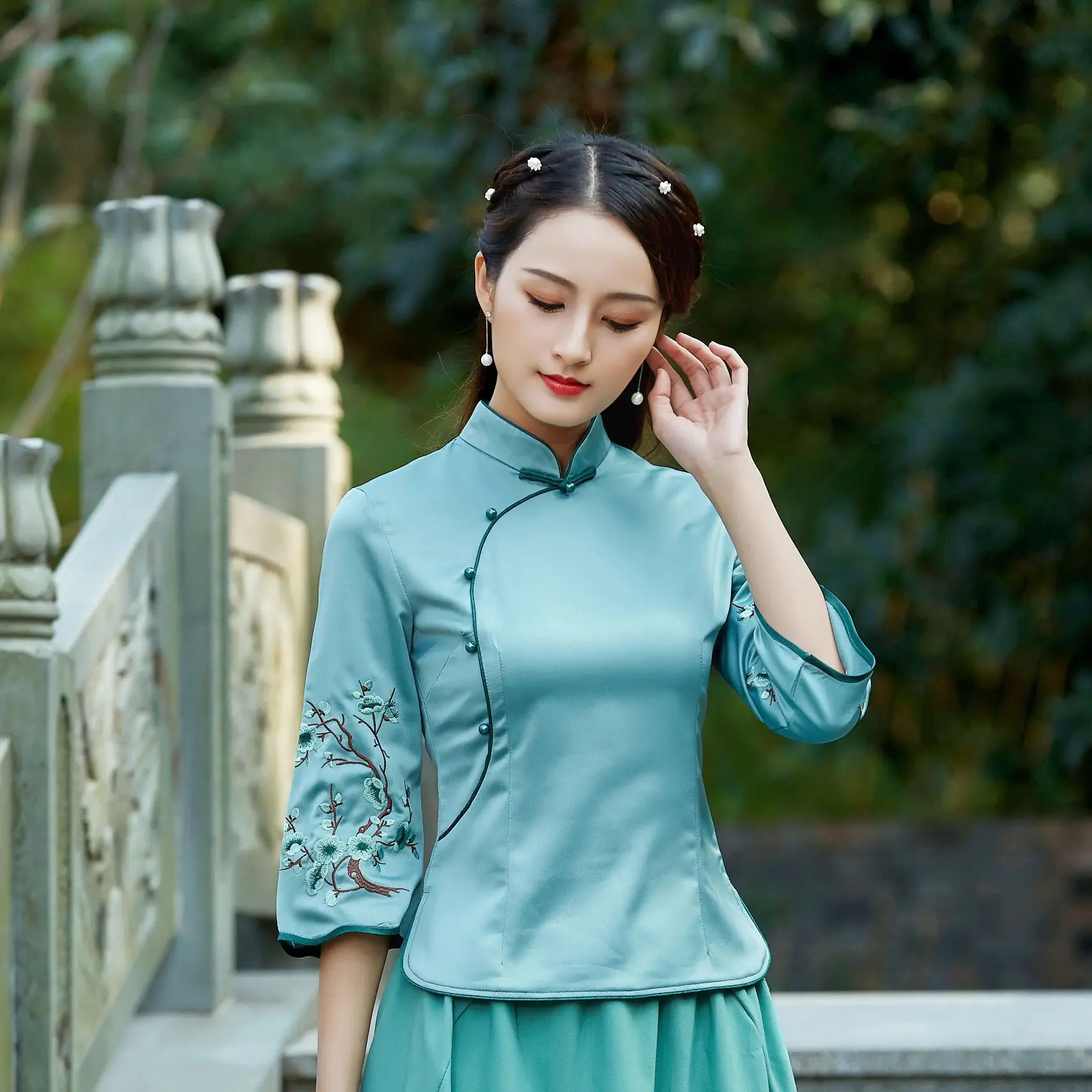 Розовые топы китайские рубашки Qipao Цветочная вышивка Guzheng Национальная таможня