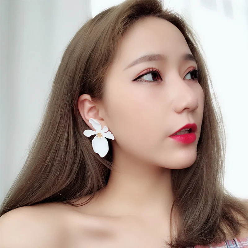 

Hot Korean Exaggerate Big Metal Flower Stud Earrings For Women Summer Fashion Accessories Elegant Boucle D'oreille