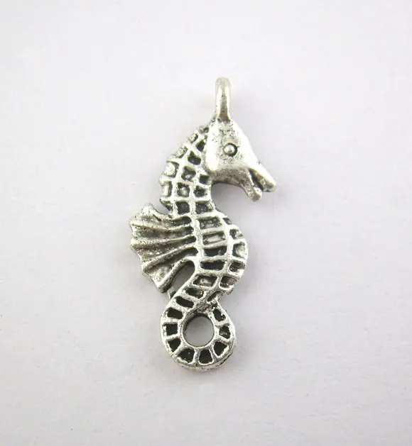

Lovely 30PCs Sea Horse Charms Pendants10*24mm Findings (B00223)