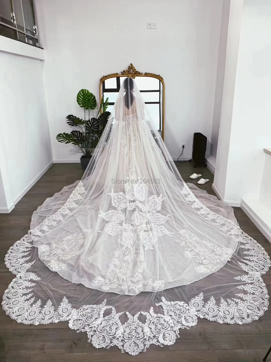 

2019 One-Layer Luxury Wedding Bridal Veils Tulle Veil for Bride with Comb