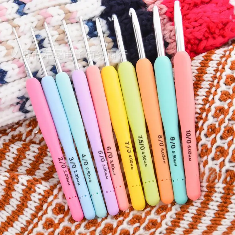 

Band DIY Crafts 10pcs Aluminum Crochet Hooks Needles hooks knitting soft plastic handle grip 2-6mm craft knit For Loom Tool