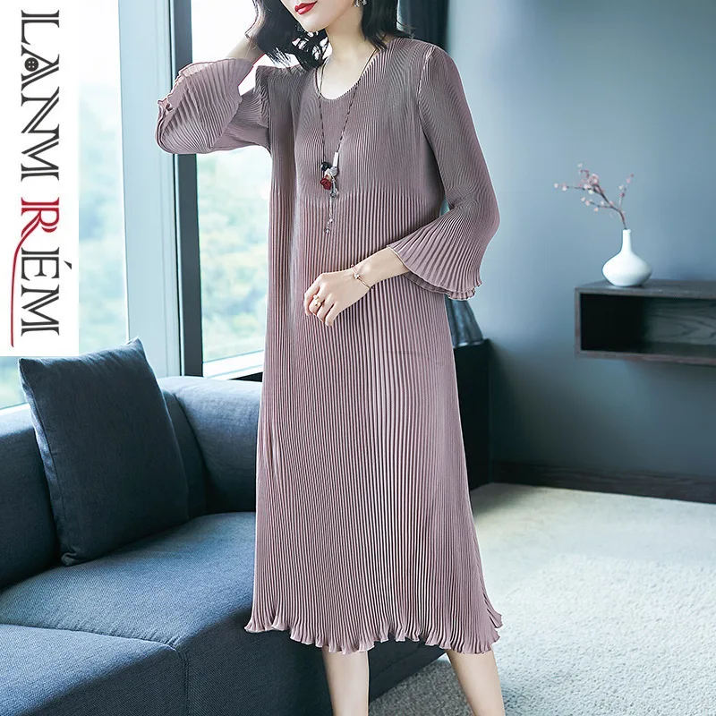 

LANMREM 2019 Spring Summer Pleated Clothes For Women O Neck Casual Flare Sleeve Dresses Solid Color Loose Irregular Vestido NA90