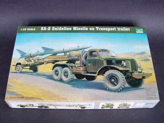 Trumpeter 1/35 00204 SA-2 Missile on Transport Trailer | Игрушки и хобби