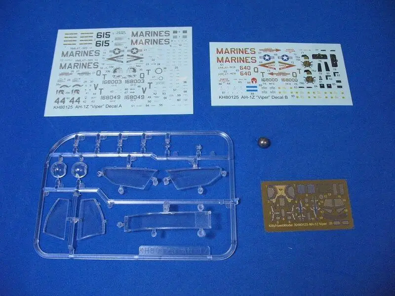 Kitty Hawk 80125 1/48 AH-1Z "Viper" сборочная модель новая