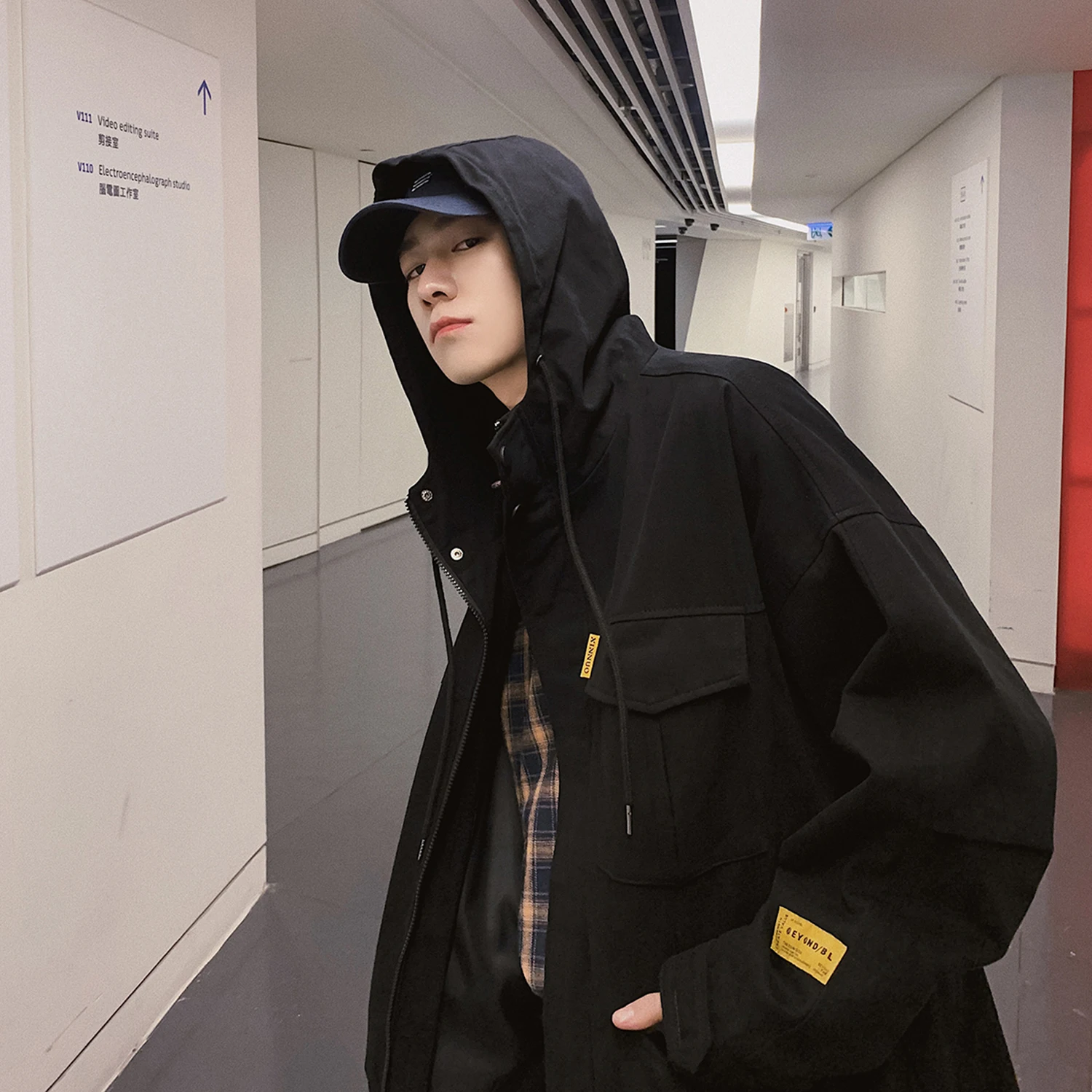 2019 Spring Men's Clothes Pocket Cap Streetwear Bomber Jacket Men Loose Coats Cotton Fabric Outerwear Black/green Windbreaker 2019 Spring Men's Clothes Pocket Cap Streetwear Bomber Jacket Men Loose Coats Cotton Fabric Outerwear Black/green Windbreaker