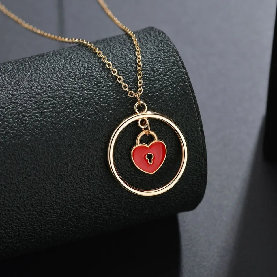 

Women Trendy Heart Lock In Hallow Round Pendants&Necklaces Special Design Necklaces Beautiful Wedding Necklaces Jewelry Gifts