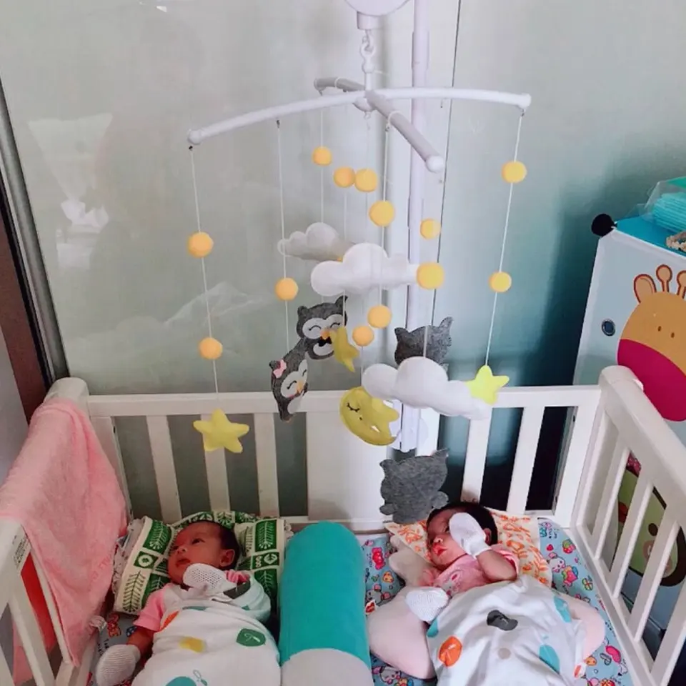 Diy Handmade Toys Baby Rattles Bracket Newborn Plastic Crib Bed