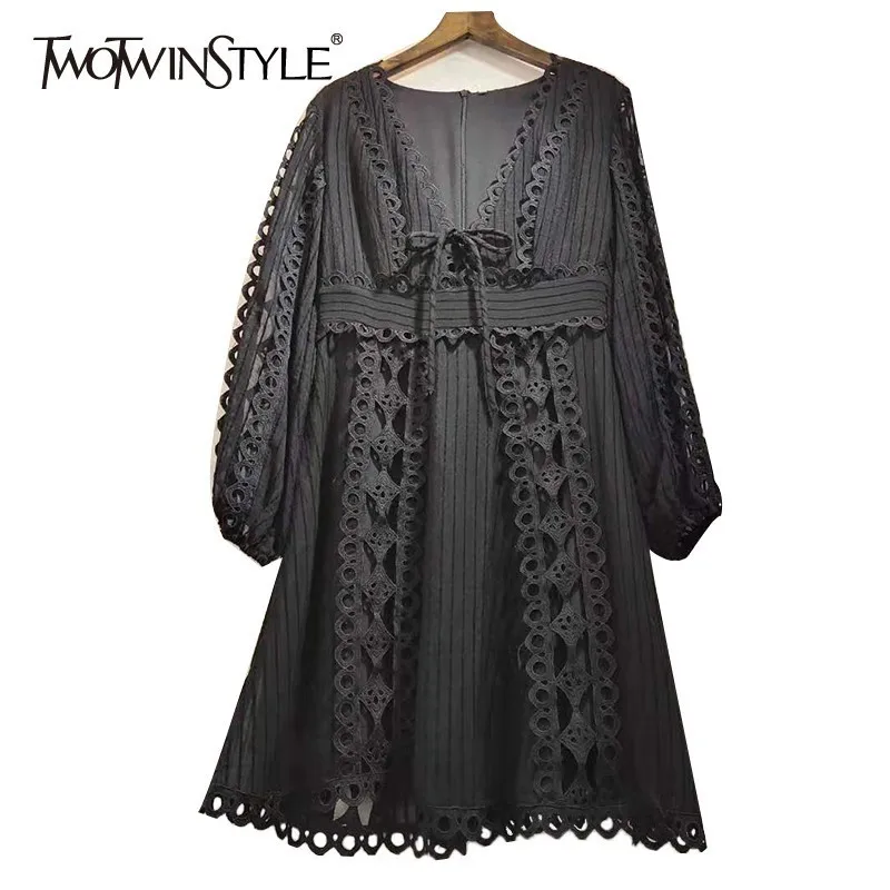

TWOTWINSTYLE Elegant Patchwork Sexy Dress Women High Waist V Neck Hollow Out Long Sleeve Mini Dresses Female 2019 Spring New