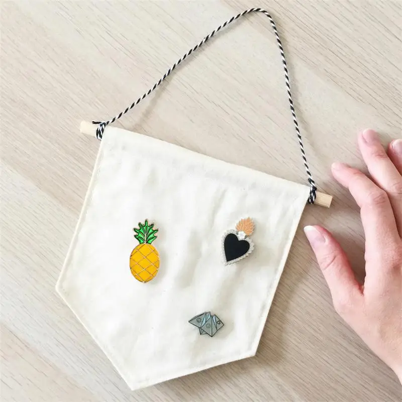 

Nordic Style Children's Room Decoration Hanging Badge Storage Wall Hanging Multifunctional 3 Color Display Pendant Home decor