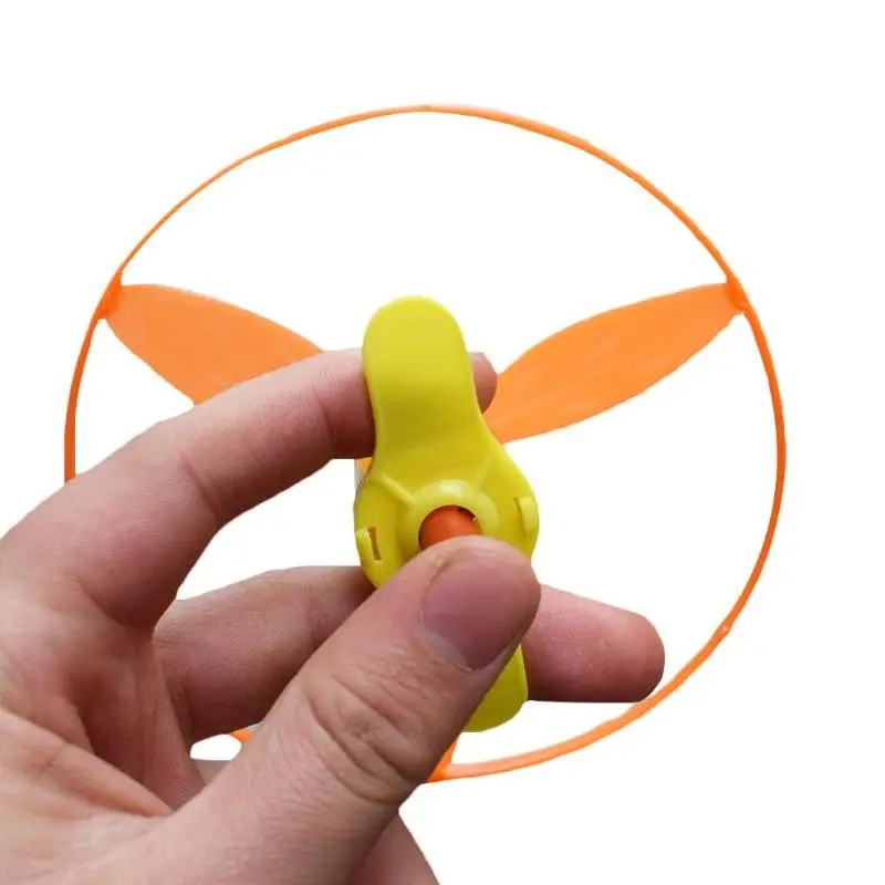 تدور ضوء لعبة للهواء الطلق تحلق اليعسوب الصحن رمي و الصيد القرص الفئة UFO اليد تحلق الصحن لعبة الهدايا عشوائي اللون تدور ضوء لعبة للهواء الطلق تحلق اليعسوب الصحن رمي و الصيد القرص الفئة UFO اليد تحلق الصحن لعبة الهدايا عشوائي اللون