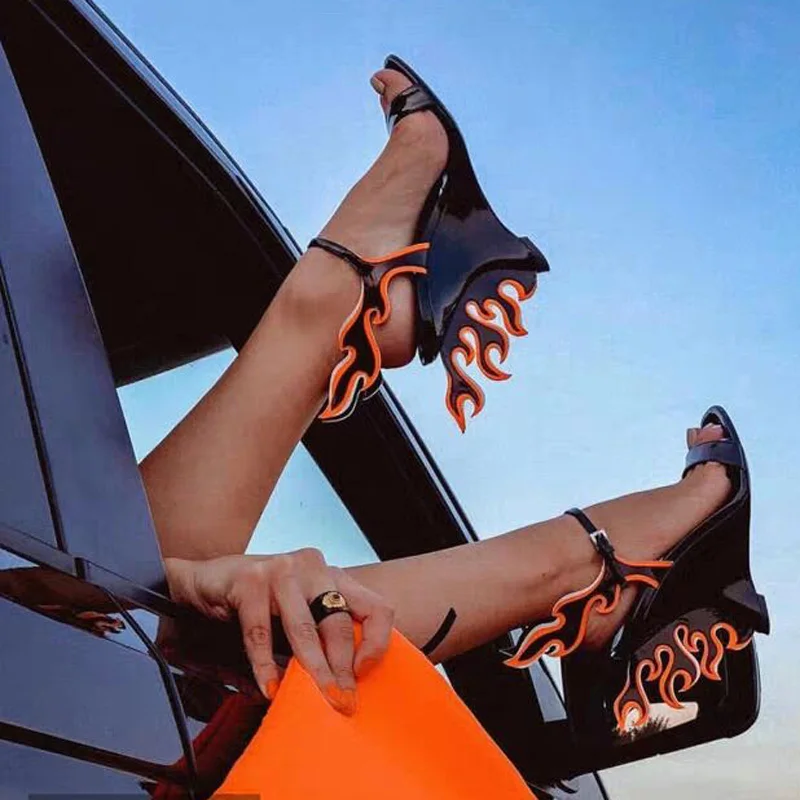 

Sexy One Strap Back Flame Shape Wings Sandals Ladies Wedged High Heels Ankle Buckle Patent Leather Women Party Sandalias