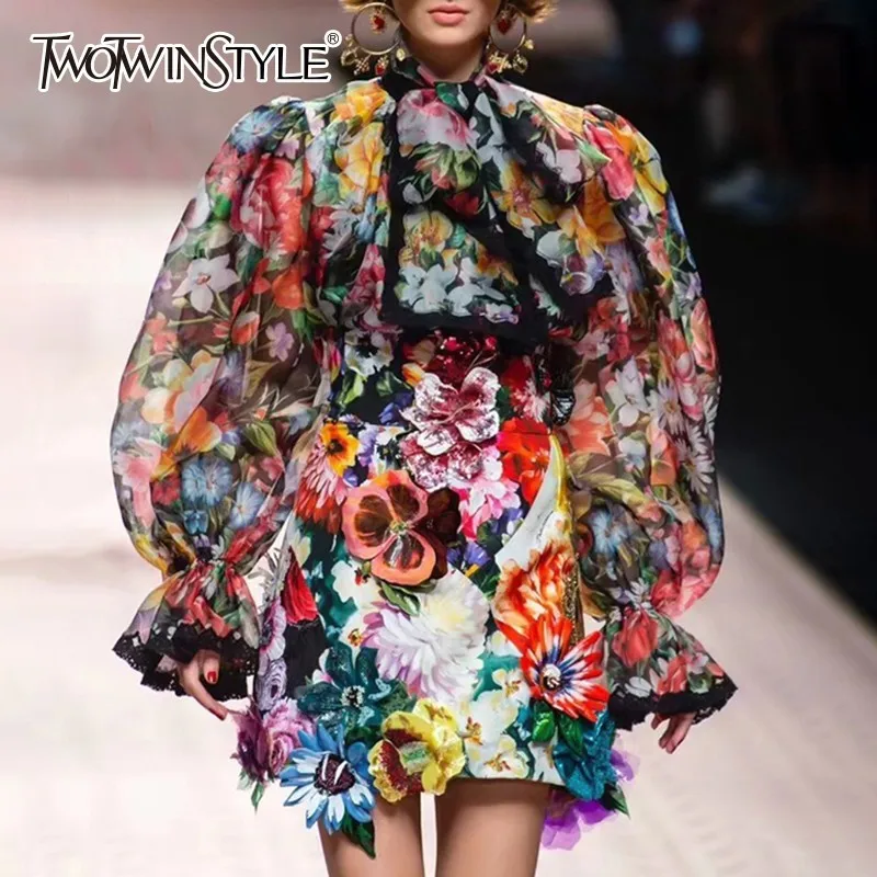 Baratos TWOTWINSTYLE Camisas de mujer blusa Bowknot Flare de manga larga de retazos de encaje de impresión camisetas moda femenina elegante 2019 primavera nuevo