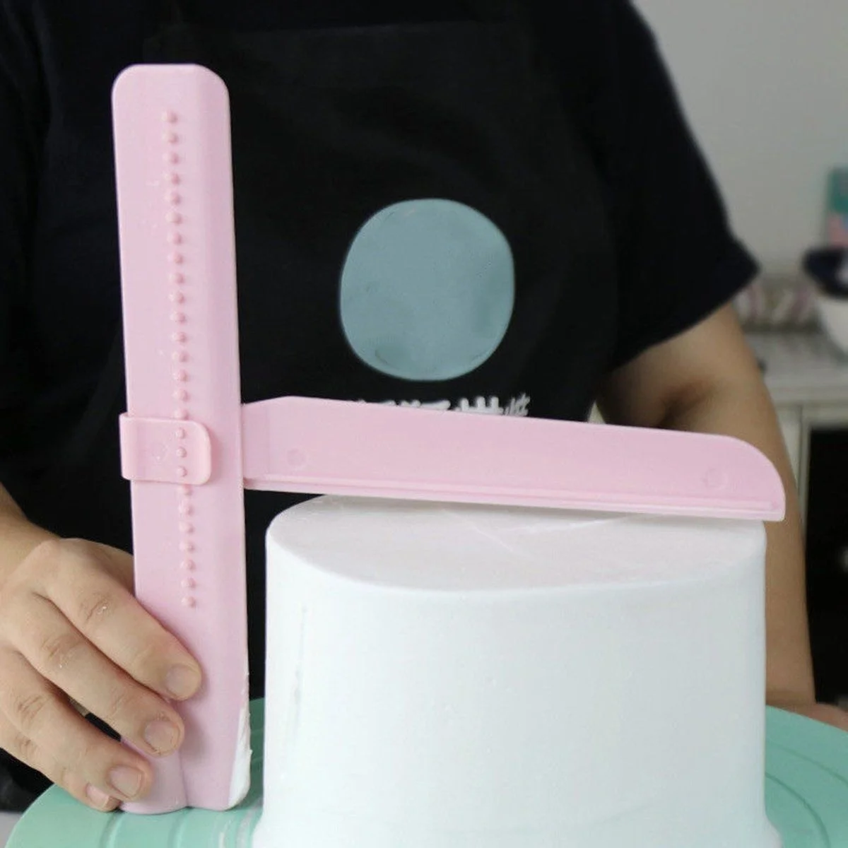 

Cake Scraper Smoother Adjustable Fondant Spatulas Cake Edge Smoother Cream Decorating DIY Bakeware Tableware Kitchen Cake Tool