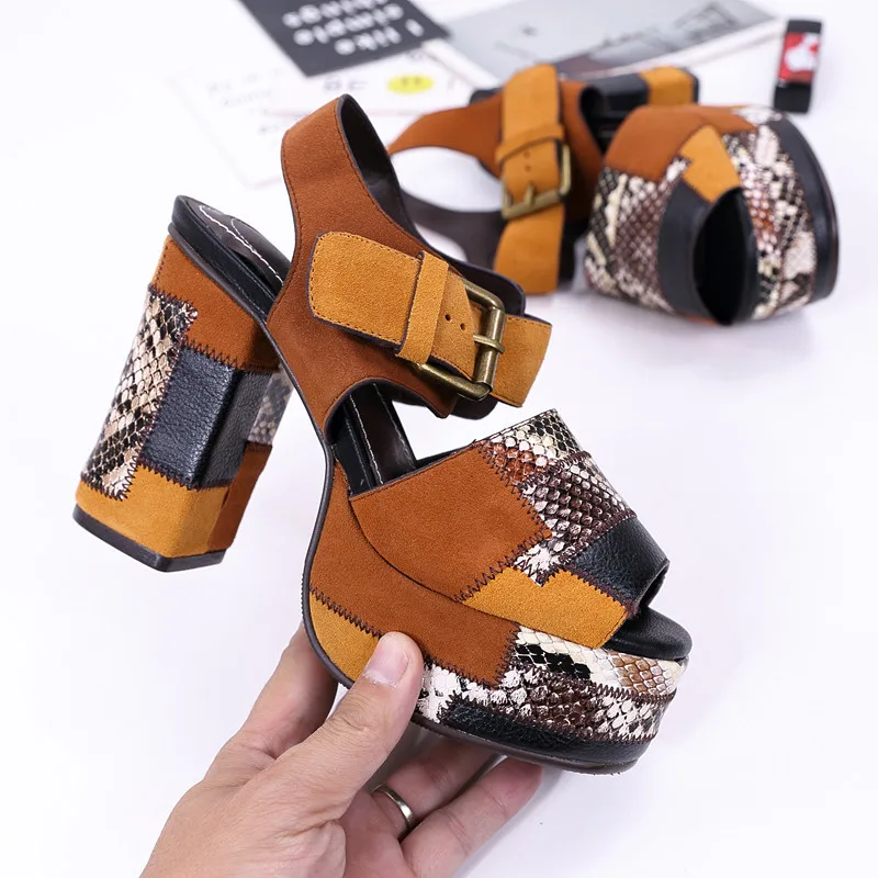 

2018 Hot Summer Shoes Woman Sandals Leather Super High Square Heels Peep Toe Splice Design Sandals Fashion Tipe Cope Shoes Woman