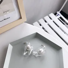 В Корейском стиле на высоком каблуке; Модные прозрачные акриловые завернутый жемчужные серьги-гвоздики, темпераментные личности; обувь на выход вечерние ювелирные изделия для девочек Подарки