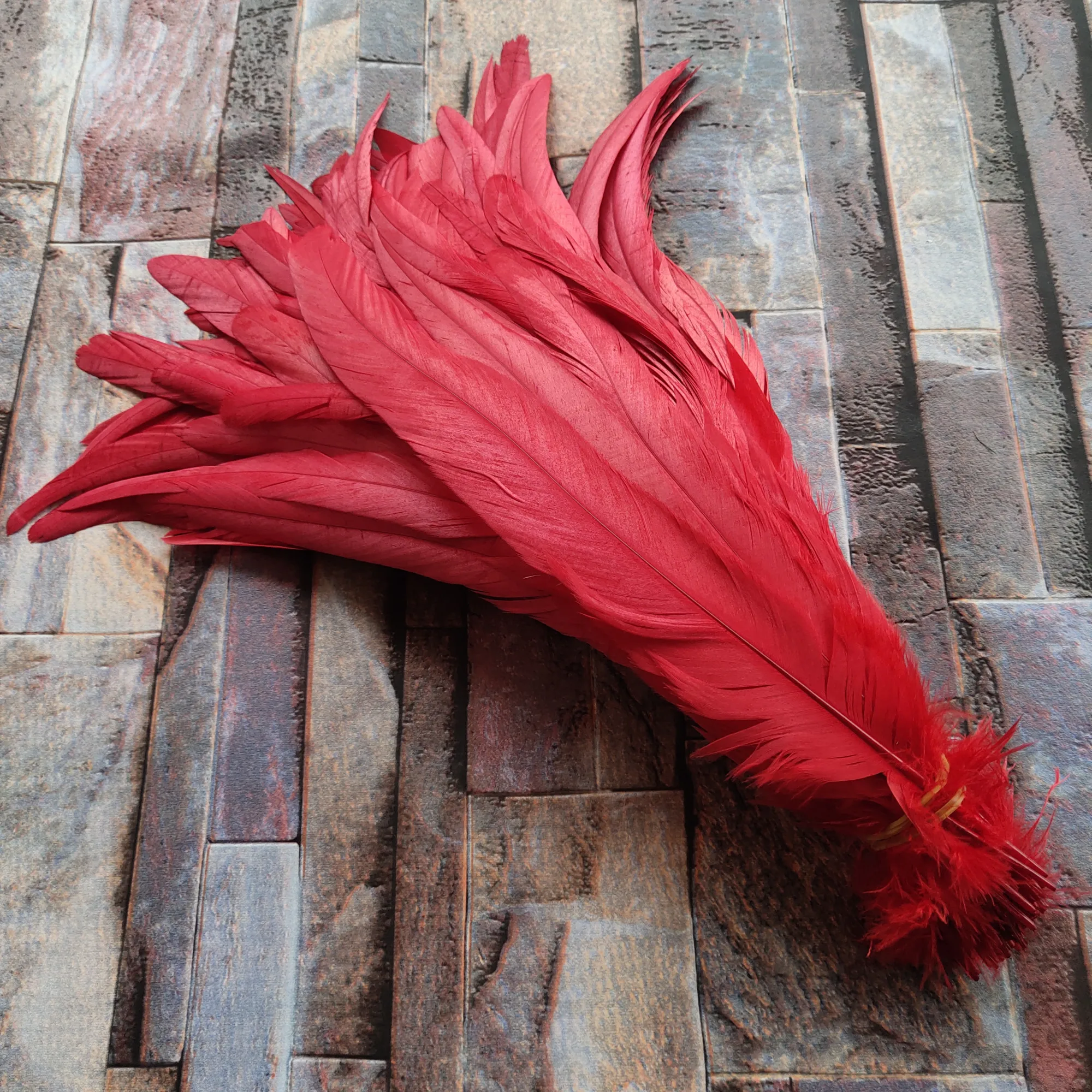 Us 1 99 New 10pcs Beautiful 10 12inch 25 30cm Red Rooster Feather Clothing Hat Necklace Earrings Wedding Accessories Decorative In Feather From Home