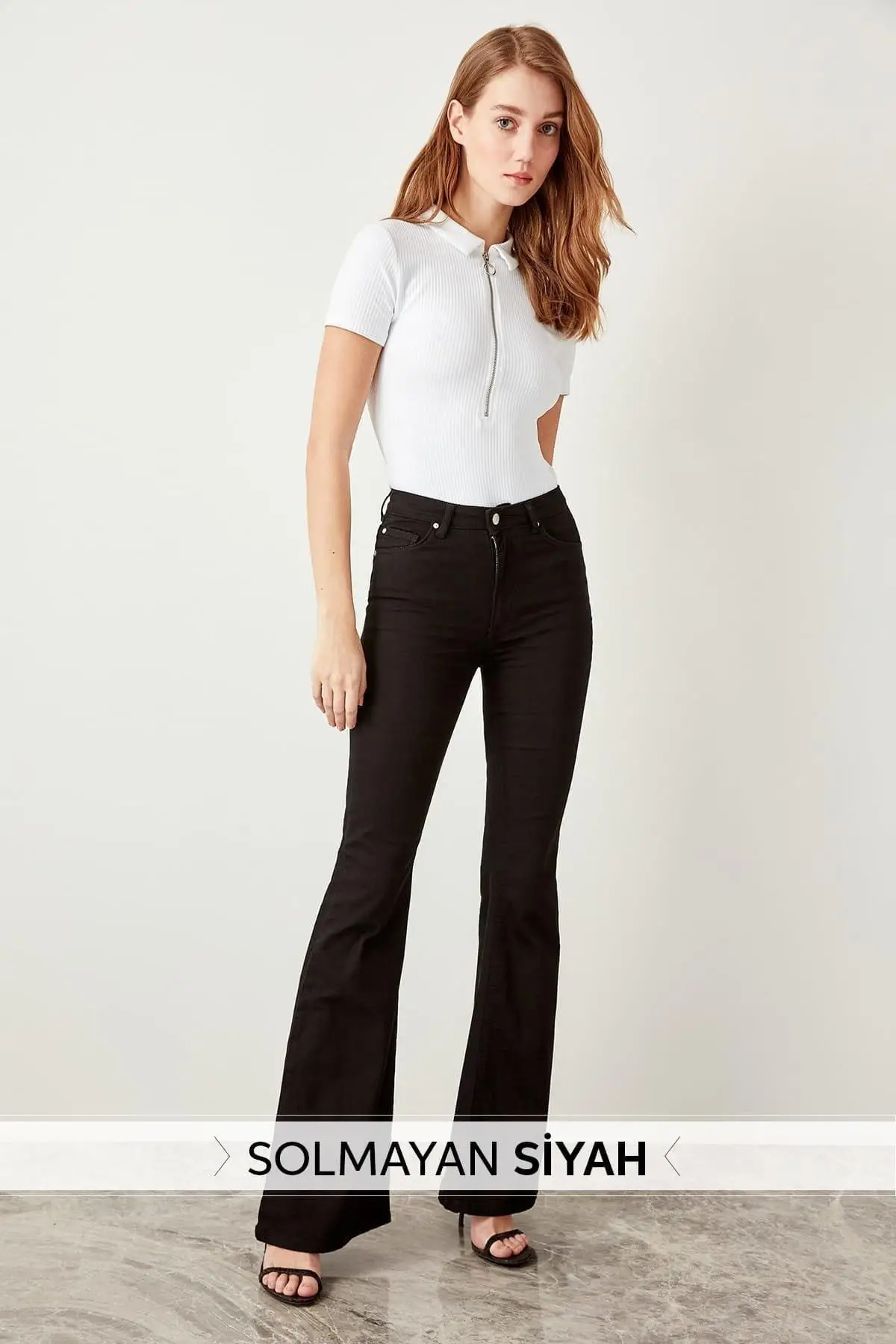 

Trendyol Black High Waist Flare Jeans TWOSS19LR0284