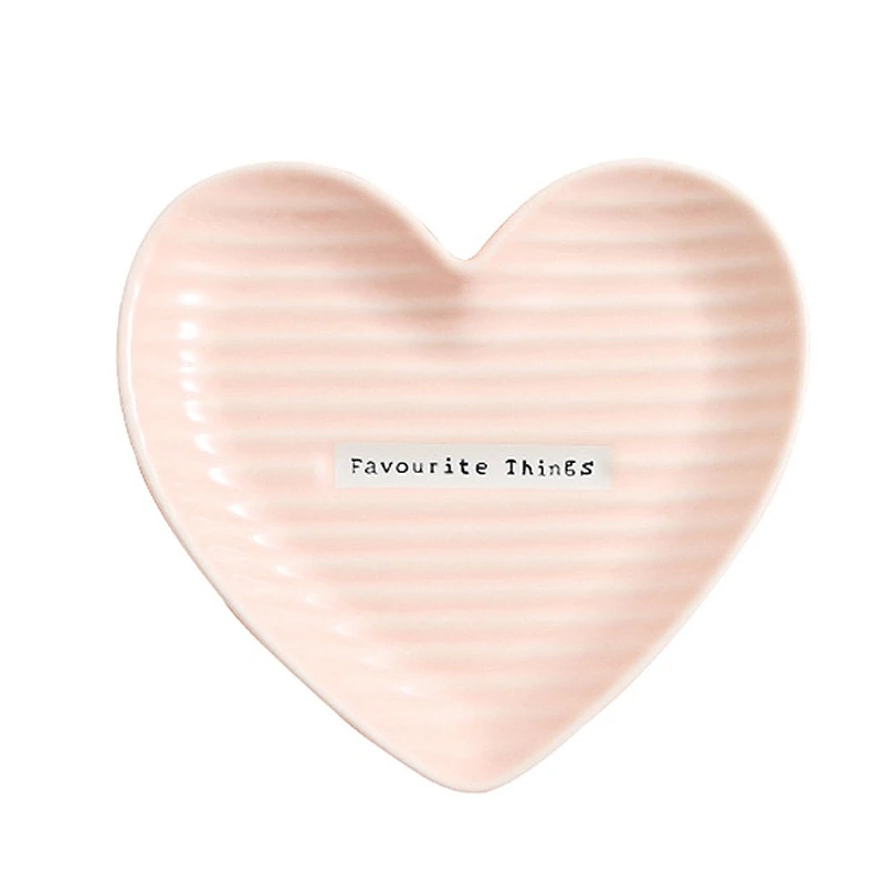 

Creative Love Heart Dish Snack Dish Tray Breakfast Cake And Dessert Plate Saucer Ceramic Tableware Kitchen Dishware