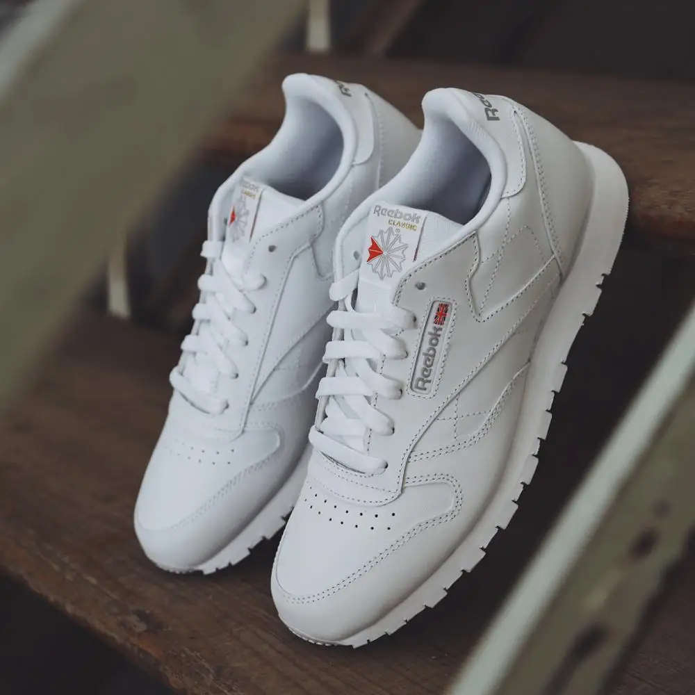 reebok classic white sports shoes