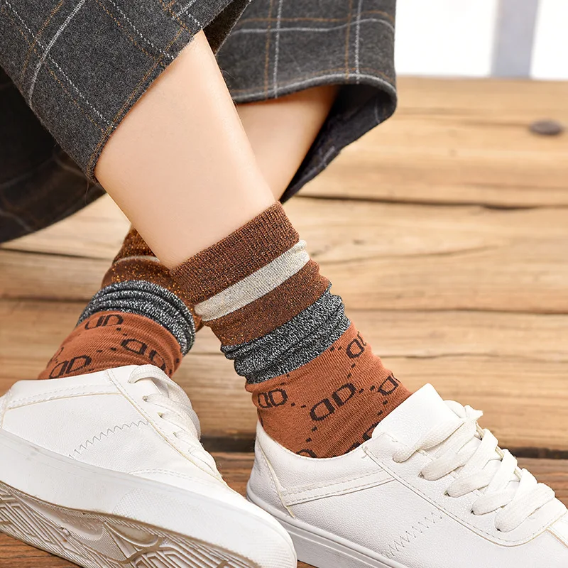 

New net red Korean version of silver onion piled socks wild Japanese letters in the tube gold and silver wire female tide socks