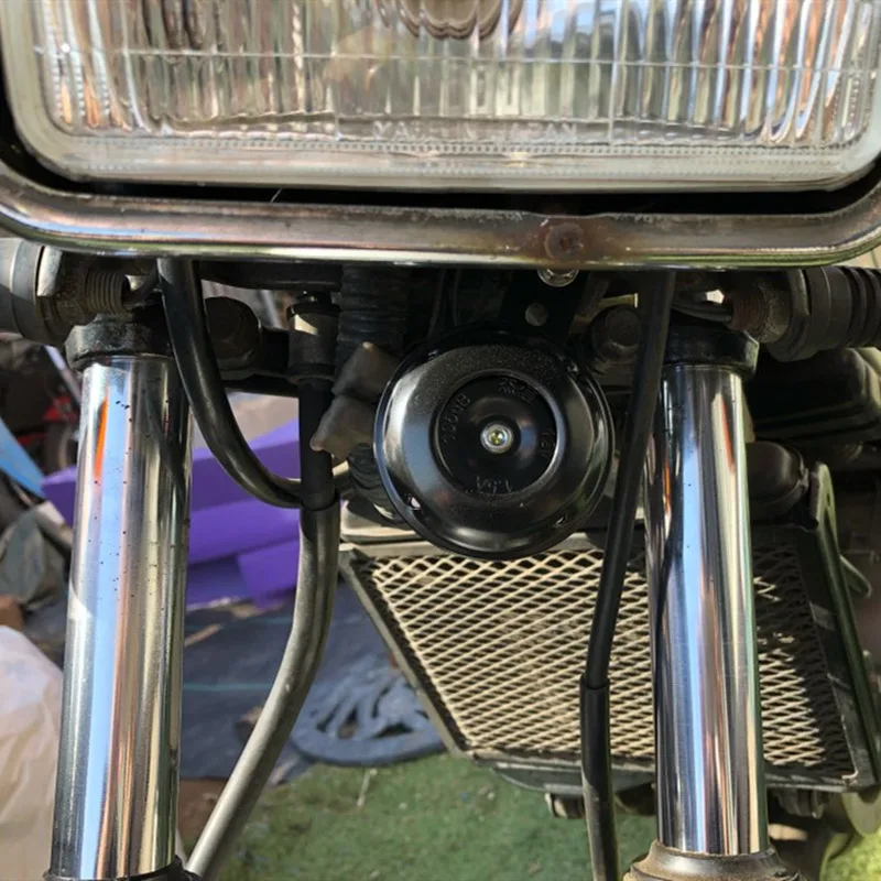 

Universal Motorcycle Electric Horn kit 12V 1.5A 105db Waterproof Round Loud Horn Speakers for Scooter Moped Dirt Bike ATV